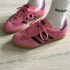 pink adidas sambas